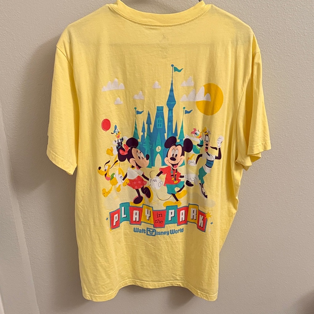 Walt Disney World Play In the Park Yellow Tee Shirt Mickey and Friends XL